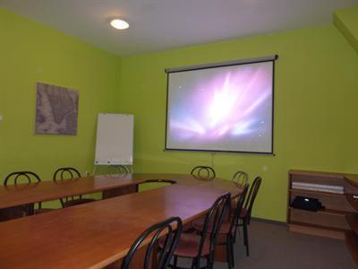 Sport Hotel Ostrov Тренчин Экстерьер фото